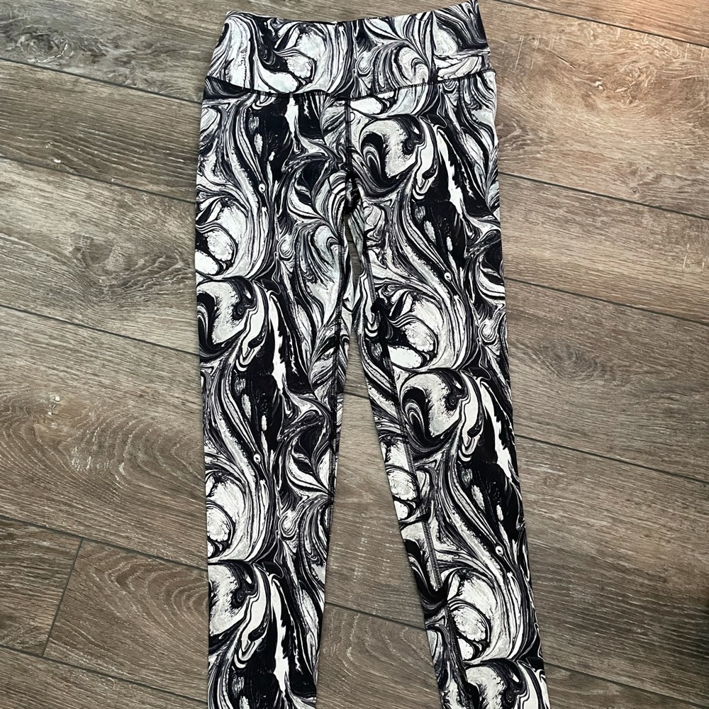 Victoria’s Secret Knockout Tight Leggings Marble